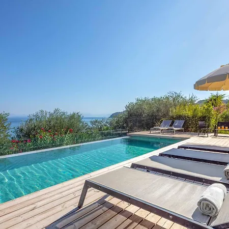 Villa Apanemia Mare Hlomósz